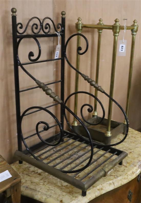 A 19th century wrought iron bakers baguette rack H.60cm